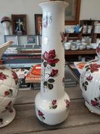 Vase Boch Keralux décor Pompadour, Antiquités & Art, Antiquités | Vases, Enlèvement ou Envoi
