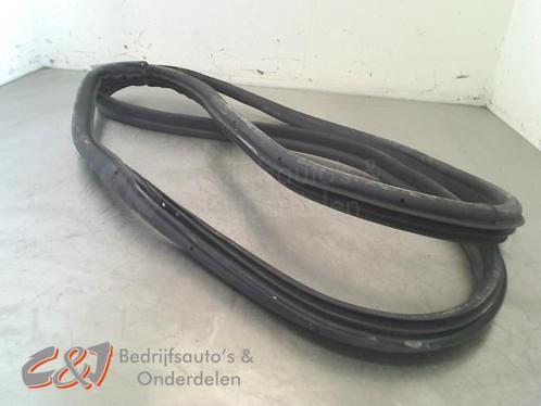 Portierrubber 4Deurs rechts-achter van een Peugeot Partner, Auto-onderdelen, Carrosserie, Peugeot, Gebruikt, 3 maanden garantie