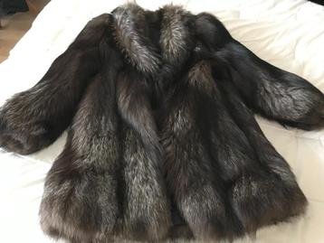 Magnifique manteau en renard argenté, taille 40-42. 