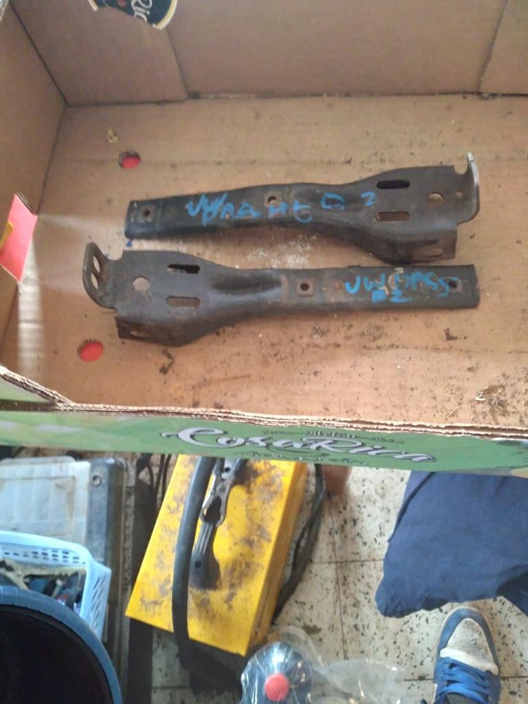 Voorste patten vw passat b32, Ophalen of Verzenden, Links, Bumper