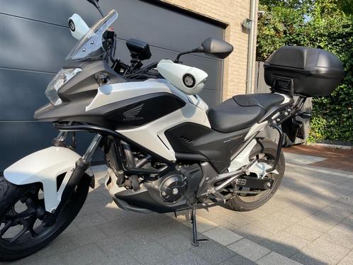 Honda NC750X DCT van 2015 met vele opties, Motoren, Motoren | Honda, Particulier, Toermotor, meer dan 35 kW, 4 cilinders, ABS