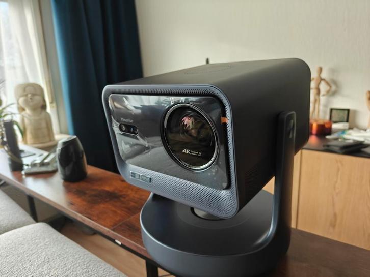 Hisense C2 ultra 4k projector plus ALR 110 inch screen, Audio, Tv en Foto, Beamers, Zo goed als nieuw, Ophalen of Verzenden