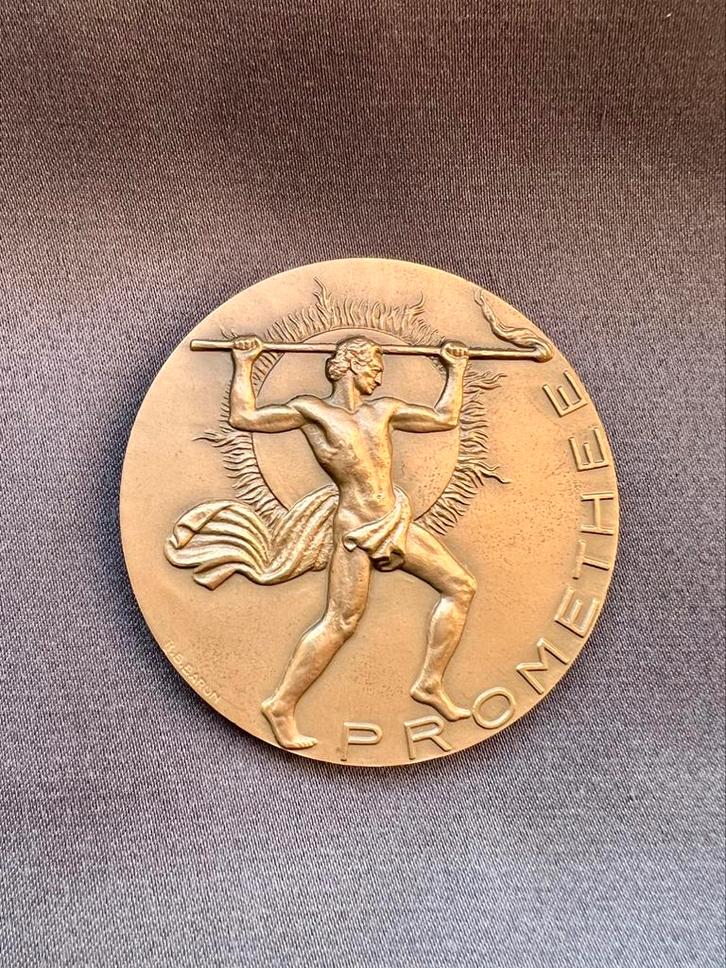 Bronzen medaille van Prometheus - Gasindustrie 1974, Postzegels en Munten, Penningen en Medailles, Brons, Ophalen