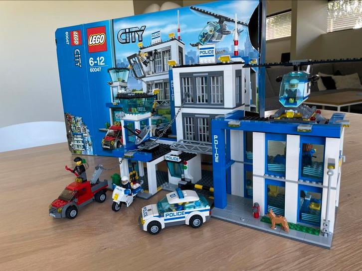 Bureau de police de Lego City 60047, Enfants & Bébés, Jouets | Duplo & Lego, Comme neuf, Lego, Ensemble complet, Enlèvement