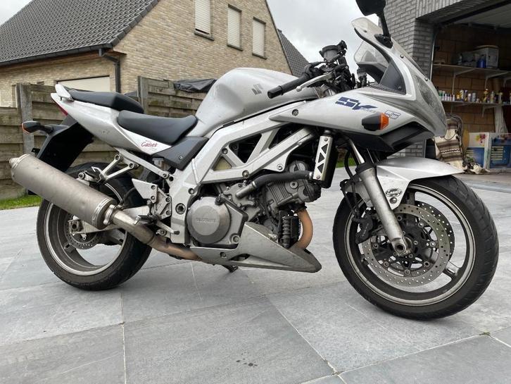 Suzuki SV1000S 2005, Motoren, Motoren | Suzuki, Particulier, Naked bike, meer dan 35 kW, 2 cilinders, Motorrijbewijs A, Sportuitlaat