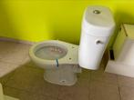 Porcelain toilet met achteruitgang, geberit dubbele spoeling, Bricolage & Construction, Sanitaire, Toilettes, Utilisé, Enlèvement ou Envoi