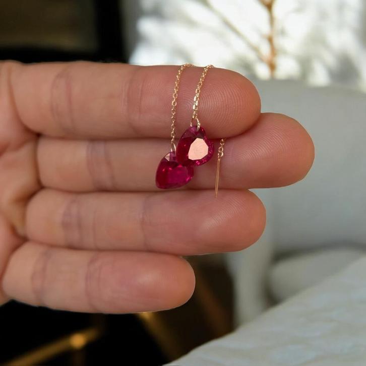 oorbellen geel goud 18k robijn, Handtassen en Accessoires, Oorbellen, Nieuw, Hangers, Goud, Rood, Met edelsteen, Ophalen of Verzenden