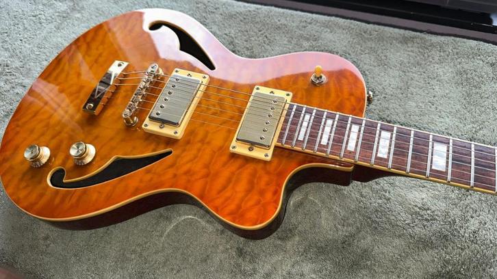 Guitare Italia Maranello semi-hollow, Muziek en Instrumenten, Snaarinstrumenten | Gitaren | Elektrisch, Zo goed als nieuw, Hollow body
