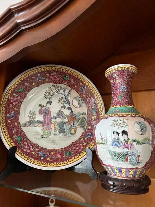 Chinese vaas met bijpassend bord, Antiek en Kunst, Antiek | Porselein, Ophalen of Verzenden