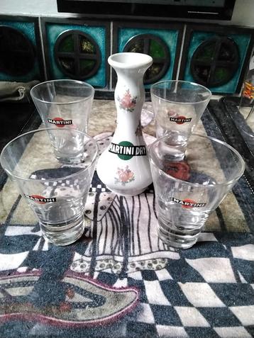 Martini glazen + vaasje van Martini  beschikbaar voor biedingen
