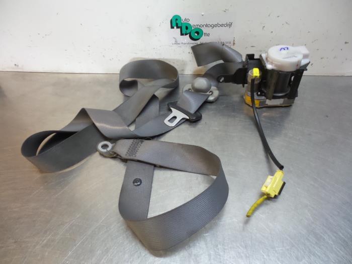 Veiligheidsgordel links-voor van een Suzuki Alto (Alto 02-), Auto-onderdelen, Interieur en Bekleding, Suzuki, Gebruikt, 3 maanden garantie