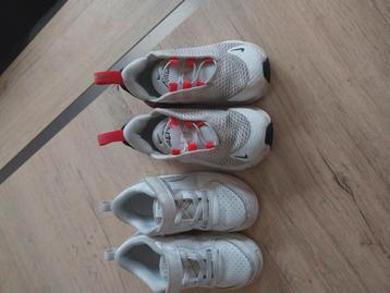 2 nike sneakers maat 26 beschikbaar voor biedingen
