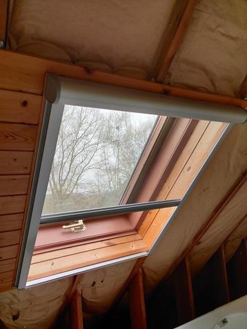 A vendre : moustiquaire Velux pour type MK04 — 1 pièce, Bricolage & Construction, Moins de 200 cm, Comme neuf, Enlèvement, Moins de 80 cm