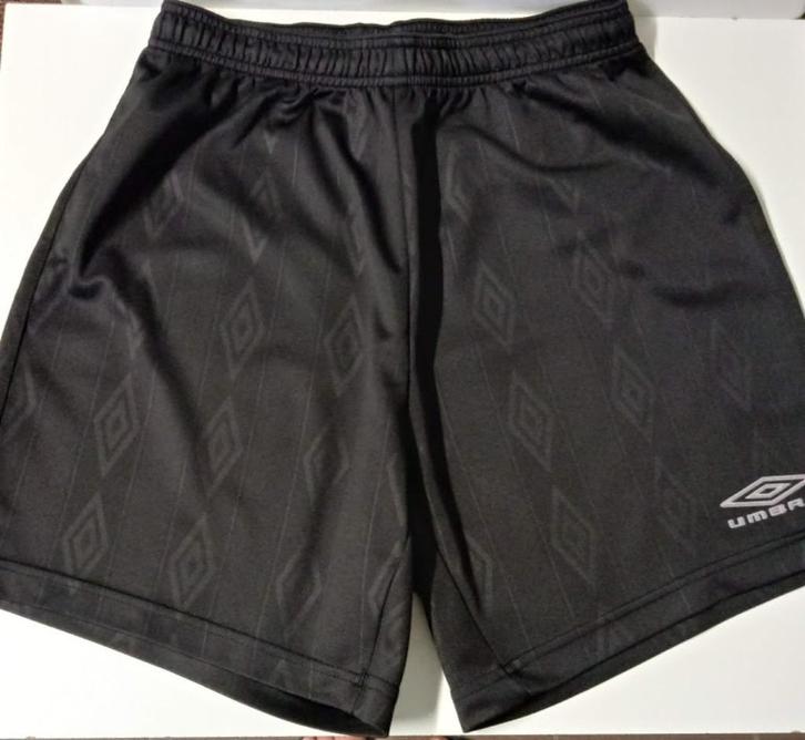 Zwarte short van Umbro, S, Kleding | Heren, Sportkleding, Zo goed als nieuw, Ophalen of Verzenden