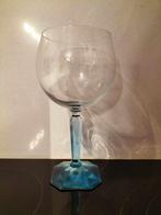 Bombay Saphir glas op blauwe voet, Verzamelen, Ophalen of Verzenden, Nieuw, Overige typen