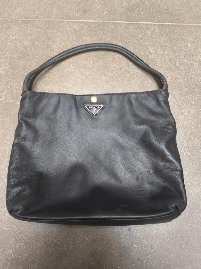Prada lederen handtas, Bijoux, Sacs & Beauté, Sacs | Sacs Femme, Comme neuf, Sac à main, Noir, Enlèvement