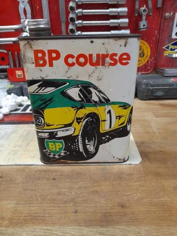Oude lege oliekannen BP Racing Ferrari beschikbaar voor biedingen