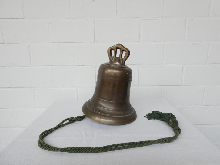 Bronzen klok uit een kloosterkapel, Antiek en Kunst, Antiek | Religieuze voorwerpen, Ophalen