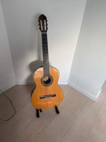 spaanse gitaar beschikbaar voor biedingen