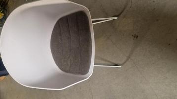 Moderne kuipstoel  beschikbaar voor biedingen