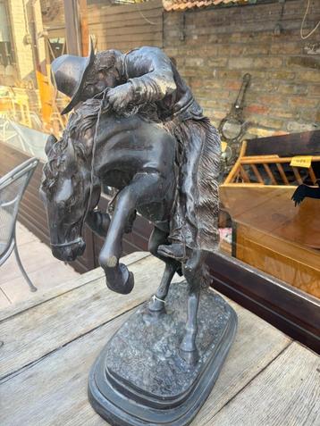 Brocante en Curiosa beschikbaar voor biedingen