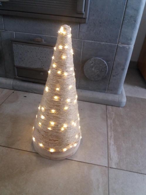 kerstboom met verlichting in hout en sisalkoord +- 49cm hoog, Diversen, Kerst, Nieuw, Ophalen of Verzenden