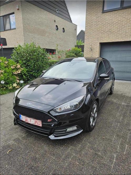 Ford Focus ST 250 of 300PK, Autos, Ford, Particulier, Focus, ABS, Caméra de recul, Phares directionnels, Airbags, Air conditionné