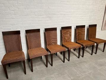 6 Rotan stoelen.