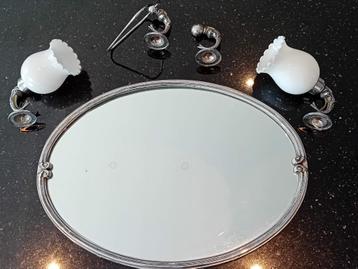 Complete retro set spiegel met lampen en hangers beschikbaar voor biedingen
