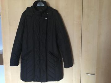 Zwarte dames winterjas met afneembare kap maat 40 beschikbaar voor biedingen