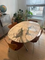 Ovalen vintage tafel met echt marmeren blad, Huis en Inrichting, Ophalen, Overige materialen, Gebruikt, 100 tot 150 cm