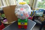 1 Distributeur de boules surprises avec clé et barillet, Collections, Machines | Machines à sous, Euro, Enlèvement, Utilisé, Avec clés