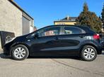 Kia Rio 1.2i Lounge * GPS + JANTES + CAMERA + GARANTIE *, Auto's, Voorwielaandrijving, Stof, Gebruikt, 4 cilinders