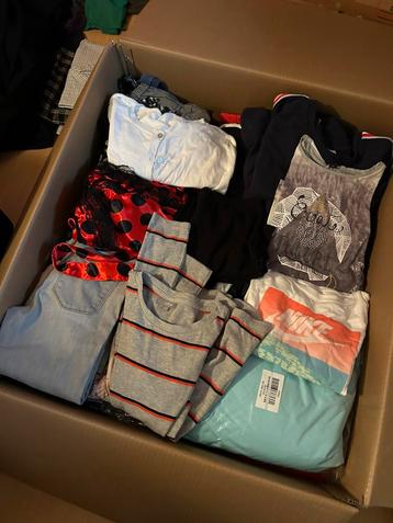 Grote bundel kinder kleren beschikbaar voor biedingen