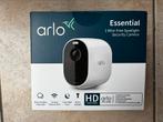 Caméra Arlo Essential Spotlight + panneau solaire (neuf), Audio, Tv en Foto, Ophalen, Zo goed als nieuw