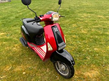 Scooter AGM a klasse  beschikbaar voor biedingen