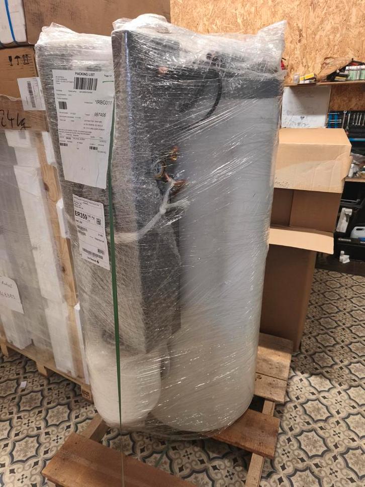 Ballon d'eau chaude solaire de dietrich, Bricolage & Construction, Isolation & Étanchéité, Enlèvement