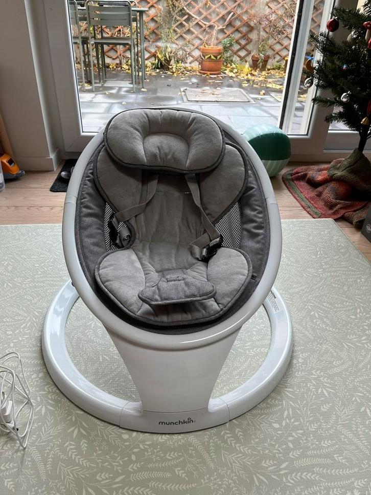 Munchkin swing - baby wipstoel elektrisch schommelstoel, Enfants & Bébés, Relax bébé, Comme neuf, Siège de balançoire, Enlèvement