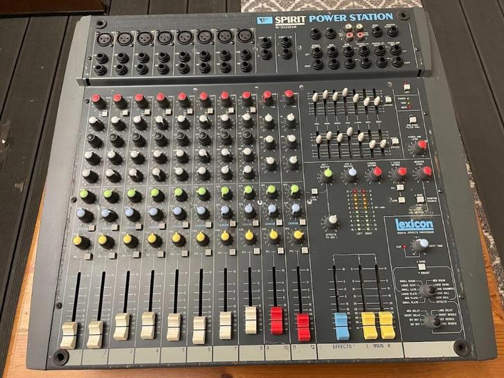 PA Spirit Power Station/2x Tamus Speakers/2x speakersupport, Audio, Tv en Foto, Versterkers en Ontvangers, Gebruikt, Stereo, 120 watt of meer