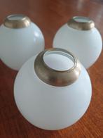 Melkglas art deco lampenkapjes, Ophalen