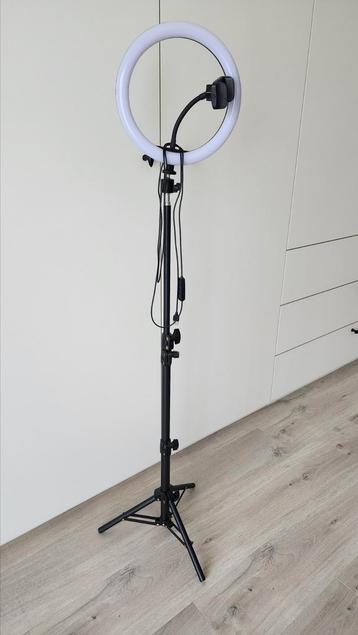 Esr ringlamp telefoonhouder  beschikbaar voor biedingen