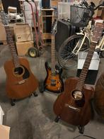 2 akoestische en 1 elektrische gitaar elk met stand, Muziek en Instrumenten, Snaarinstrumenten | Gitaren | Akoestisch, Ophalen