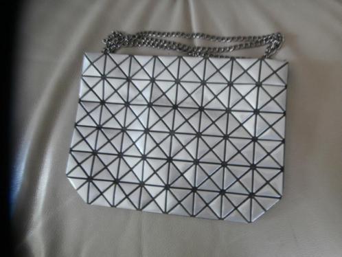 Issey Miyake Baobao tas (stijl), Handtassen en Accessoires, Tassen | Schoudertassen, Zo goed als nieuw, Ophalen of Verzenden