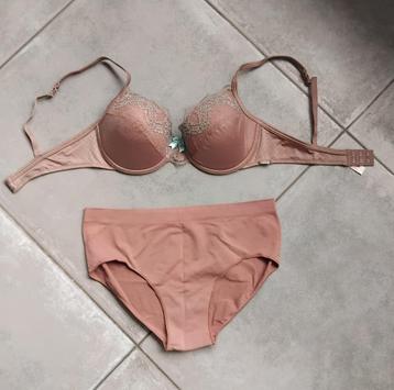 Lichtbruine BH,met kant en turquoise bolletjes,maat:95C,slip beschikbaar voor biedingen