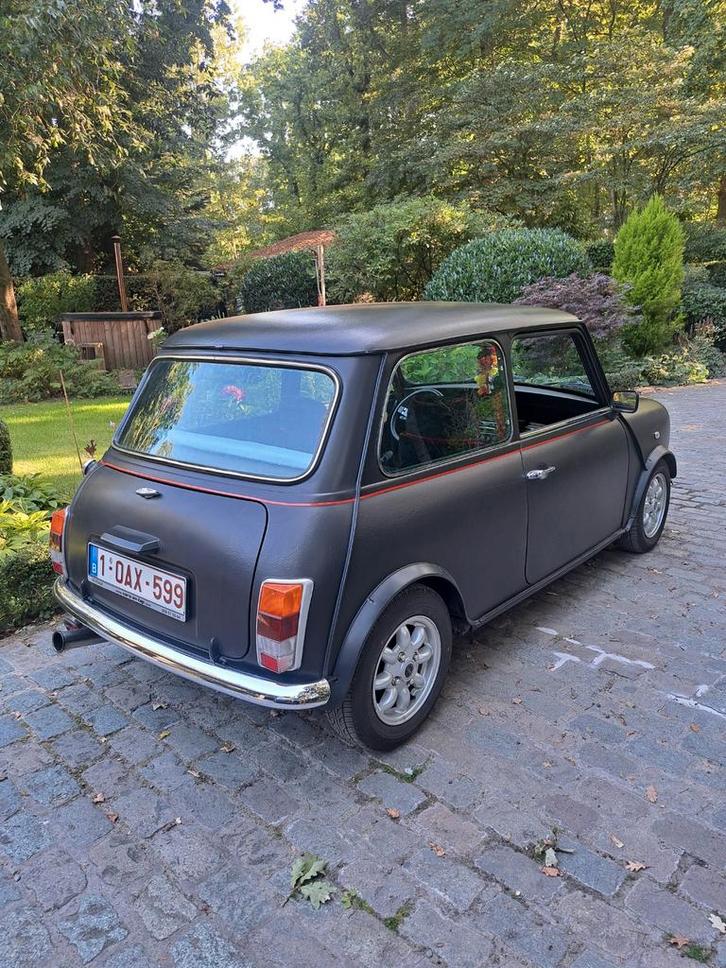 Austin mini 1000cc bj1988, Autos, Oldtimers & Ancêtres, Particulier, Austin, Essence, 2 portes, Boîte manuelle, Noir, Noir, Tissu