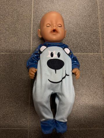 Baby born pop meisje beschikbaar voor biedingen