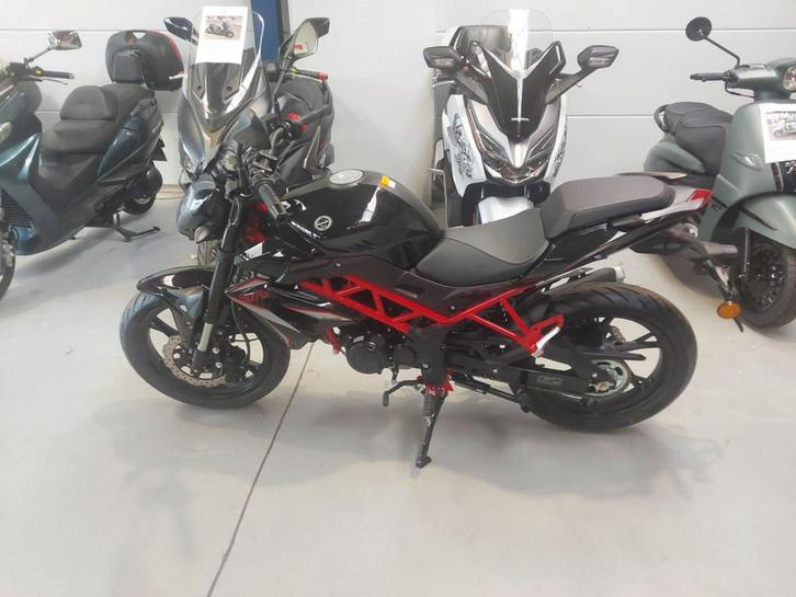Benelli BN 125 (150km) ., Motos, Motoren | Benelli, Particulier, Naked bike, jusqu'à 11 kW, 1 cylindre, Permis Moto A1 minimum