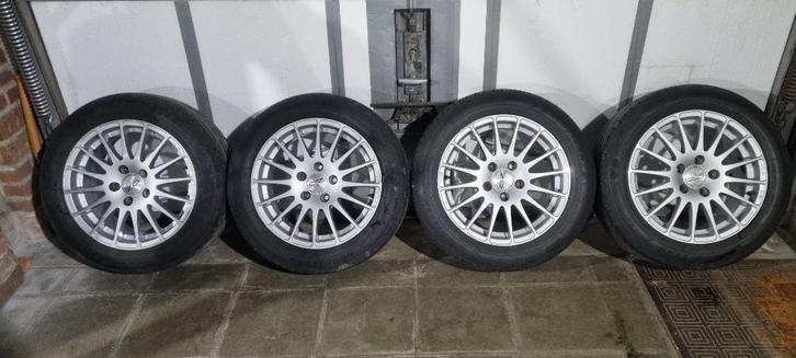 Jantes et Pneus de VW Jetta., Autos : Pièces & Accessoires, Pneus & Jantes, Pneu(s), Pneus été, 16 pouces, 205 mm, Véhicule de tourisme