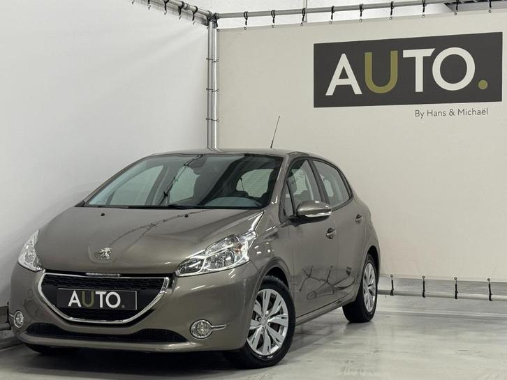 Peugeot 208 VTI 1.4i 95pk *NAVI*TOPSTAAT*, Auto's, Peugeot, Bedrijf, Te koop, Airbags, Airconditioning, Bluetooth, Centrale vergrendeling