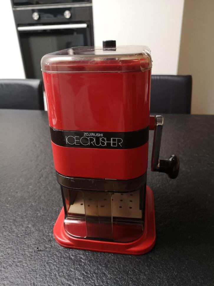 Rode Vintage icecrusher van Zojirushi, Huis en Inrichting, Keuken | Keukenbenodigdheden, Gebruikt, Ophalen